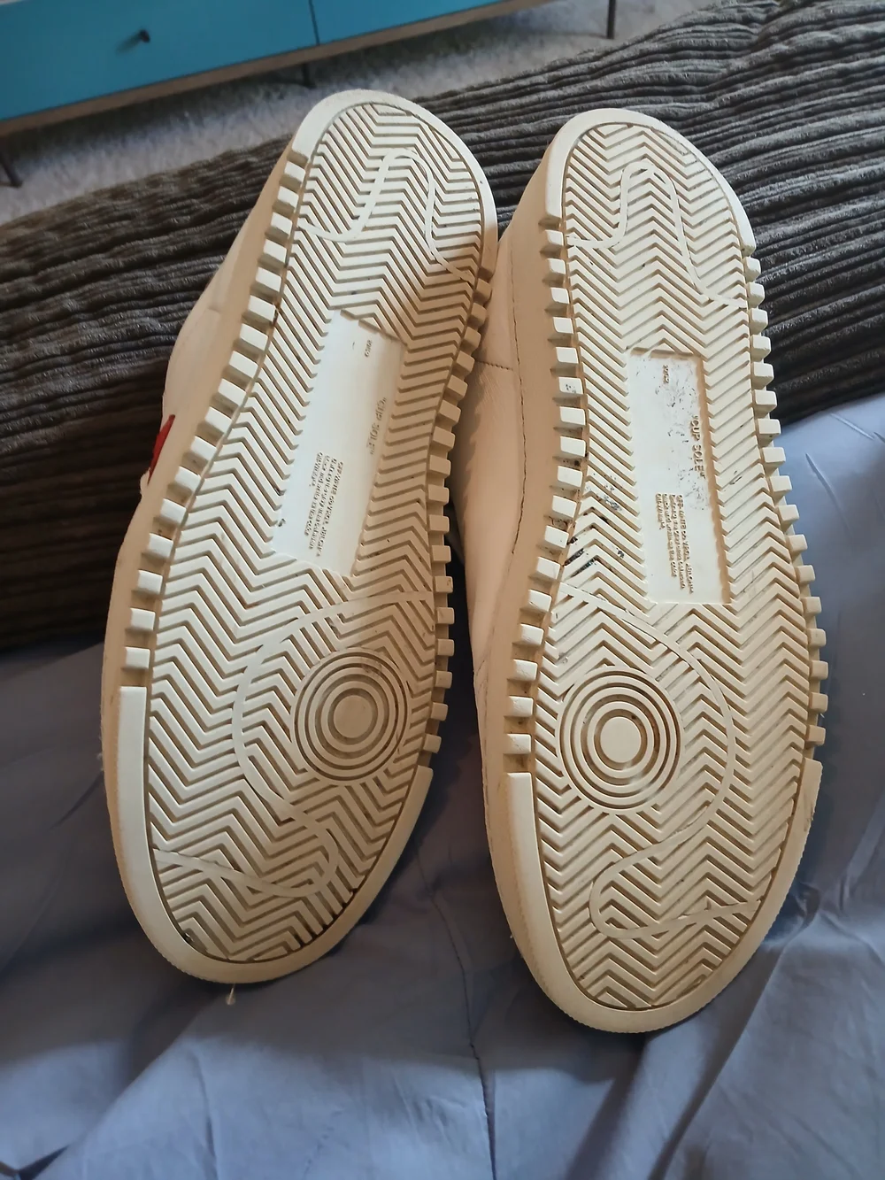 Off-White White Leather Sneakers with Red Arrow Detail